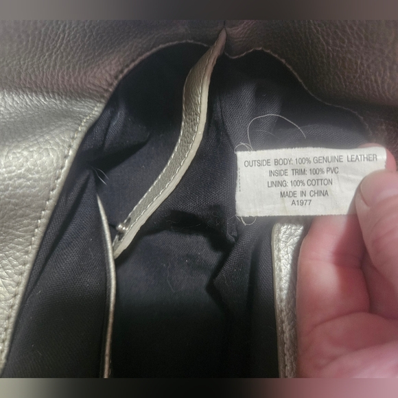 Tignanello Leather Metallic Silver Handbag And Wallet Set - Picture 9 of 16